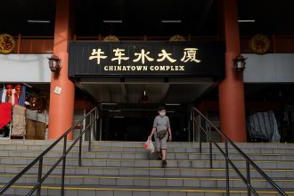 Chinatown Complex Market & Hawker Centre: 10 Must-Try Stalls and How to Get There
