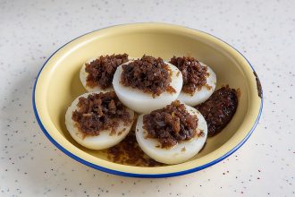 Jian Bo Shui Kueh Tiong Bahru: A Story Told in Steam, Radish, and Rice